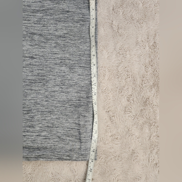 Fanatics Gray Striped Pullover - Picture 4 of 11